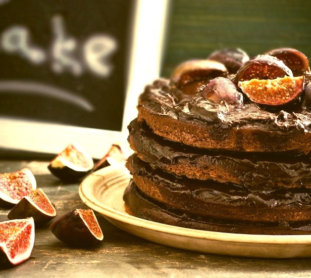 Chocolate Cake With Caramelized Figs