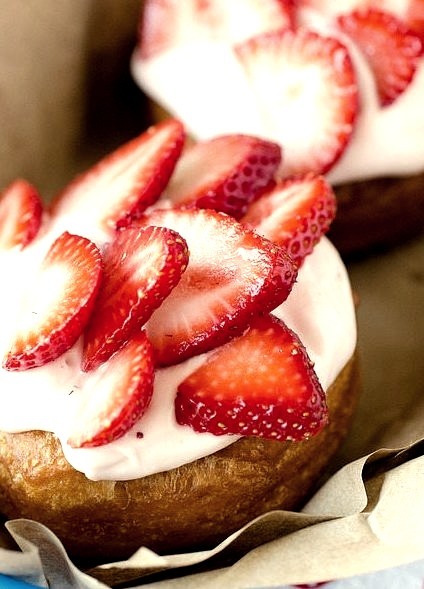 Strawberry Cream Donuts