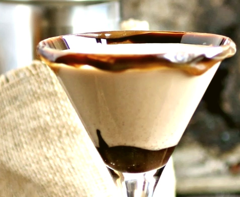 (Chocolate and Peanut Butter Martini)