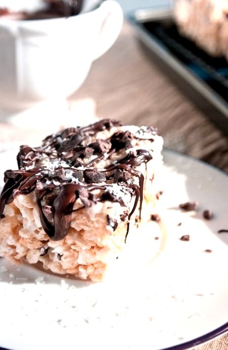 vTasty- Visually Tasty Food Blog Coconut Cocoa Nib Rice Krispie Treats via Tumblr